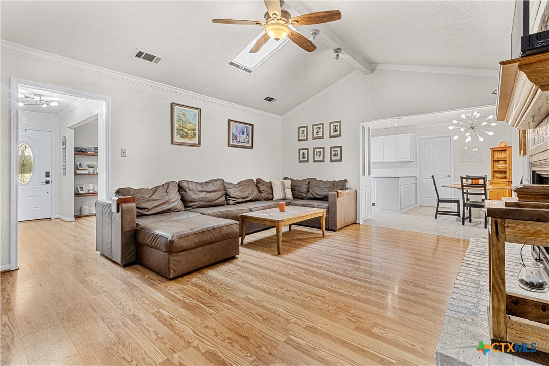 809 Cedar Oaks Lane
