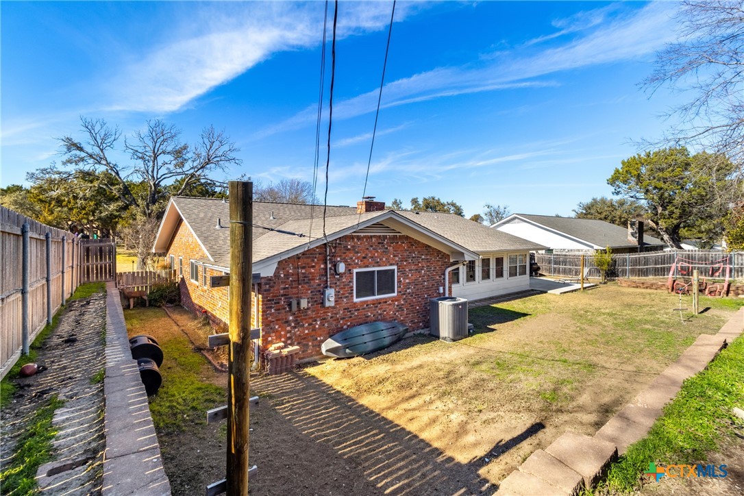 809 Cedar Oaks Lane
