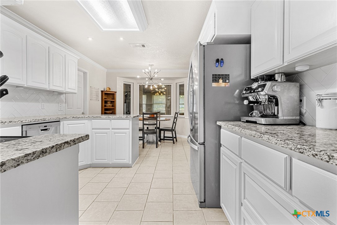 809 Cedar Oaks Lane