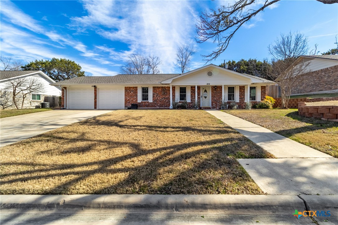 809 Cedar Oaks Lane