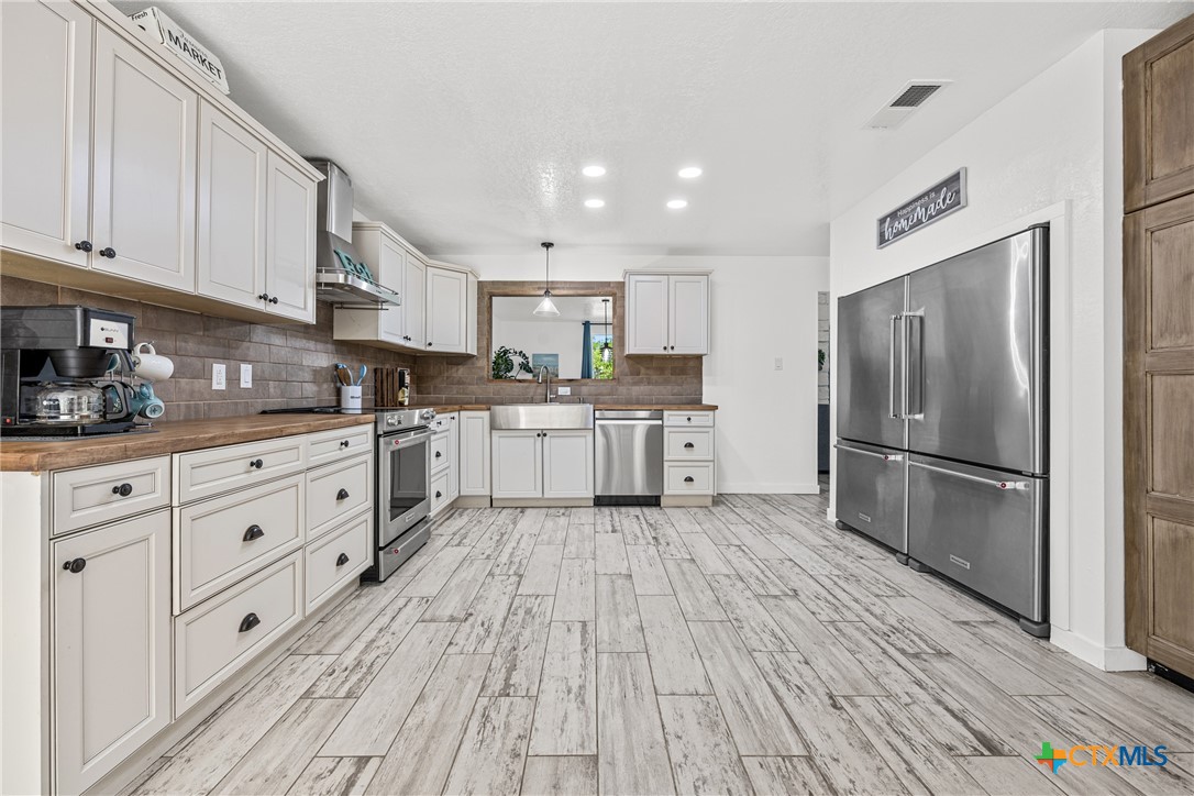 1213 Indian Trail