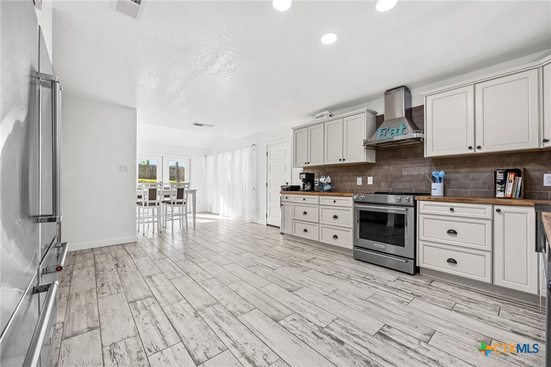 1213 Indian Trail