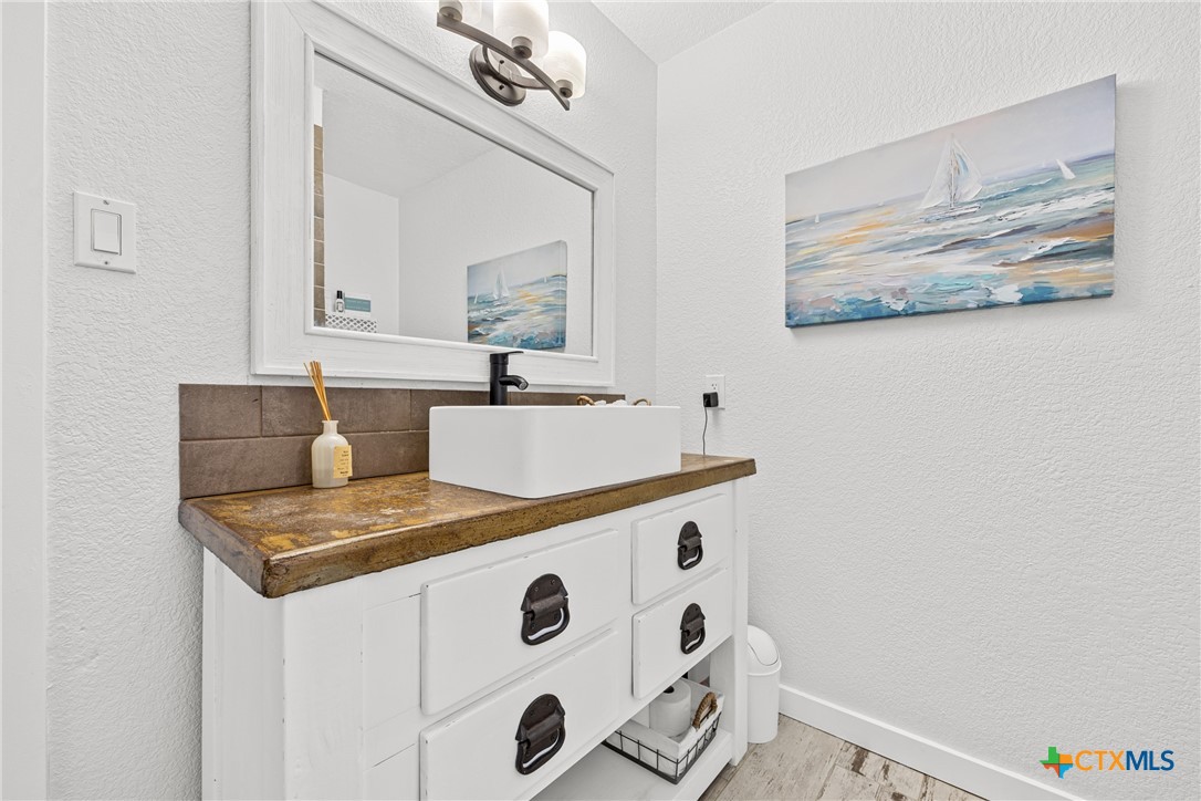 1213 Indian Trail