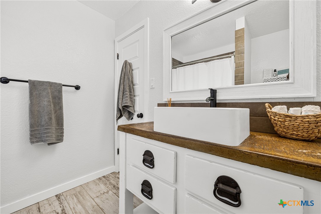 1213 Indian Trail