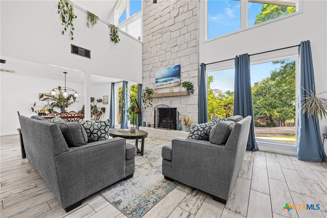 1213 Indian Trail