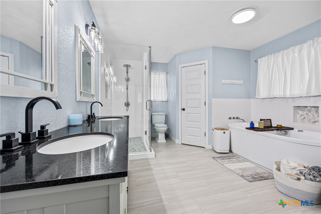 1213 Indian Trail