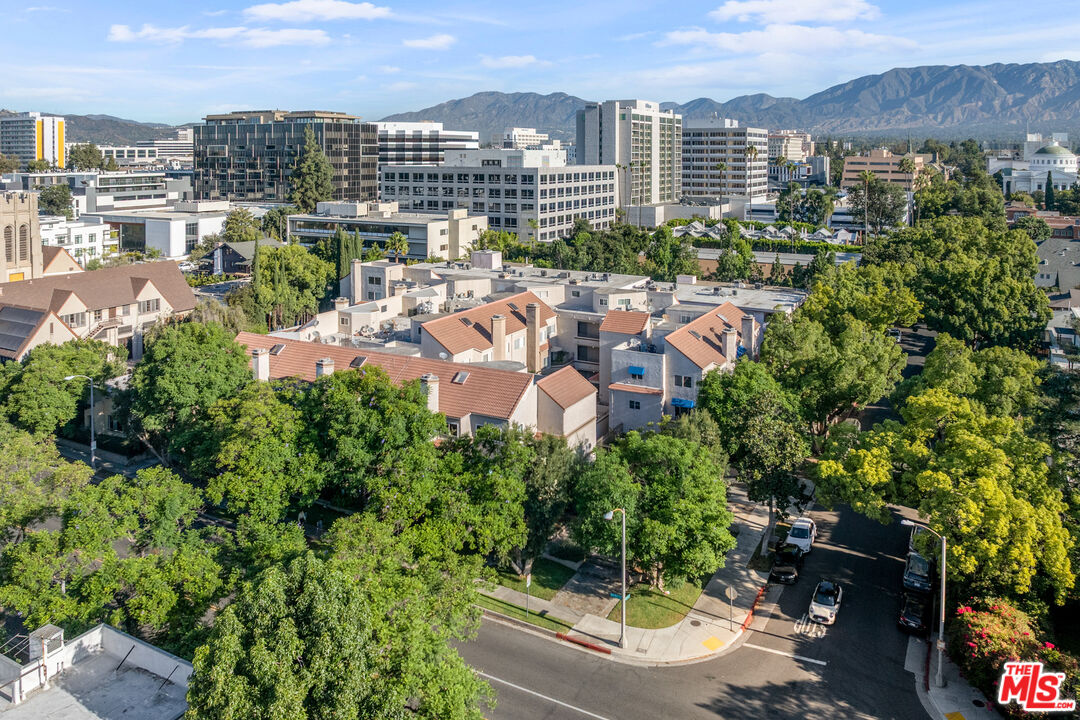 501 E Del Mar Blvd Unit: 206