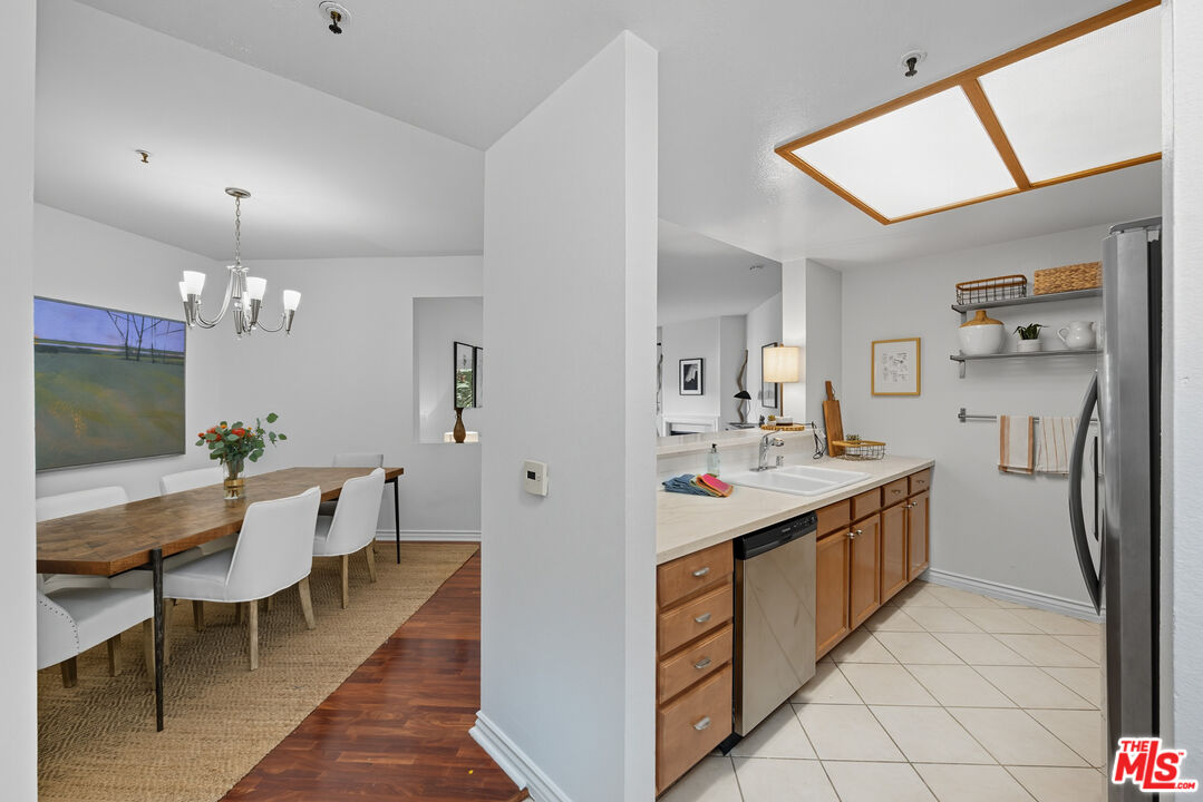 501 E Del Mar Blvd Unit: 206