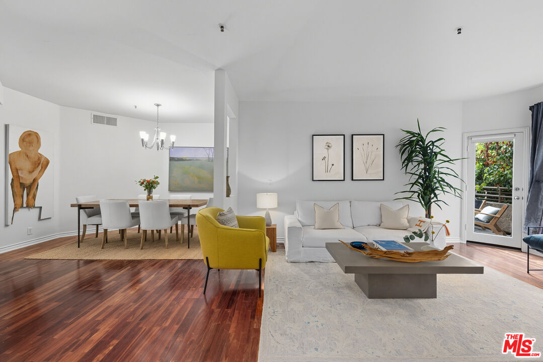 501 E Del Mar Blvd Unit: 206