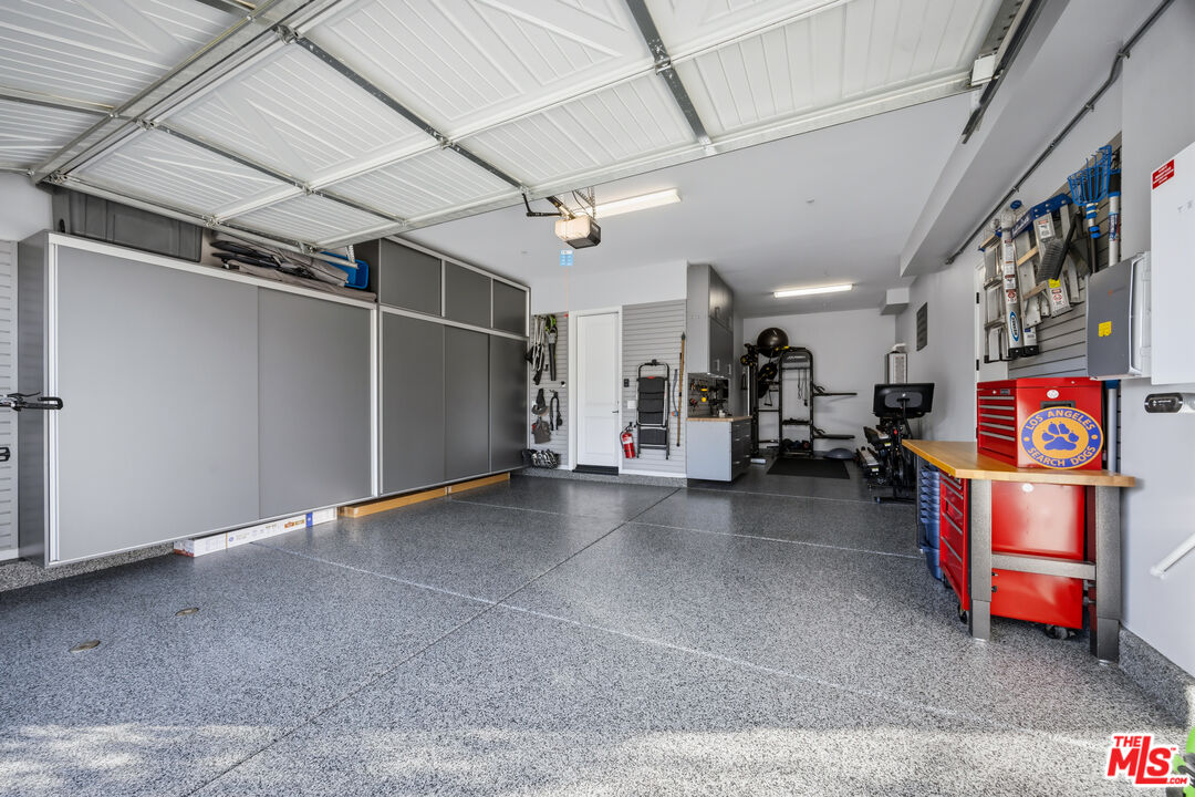 11728 Canoga Ave