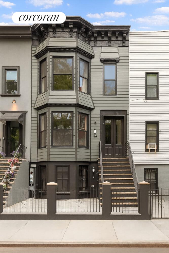 81 MOFFAT Street