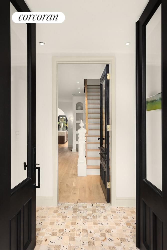 81 MOFFAT Street