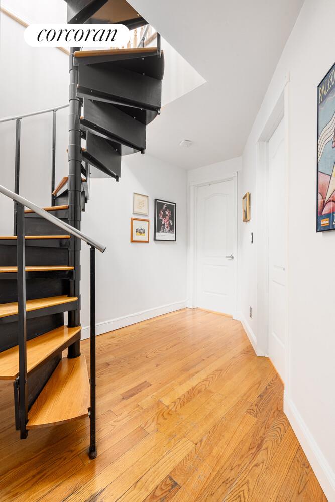 418 HENRY Street 4