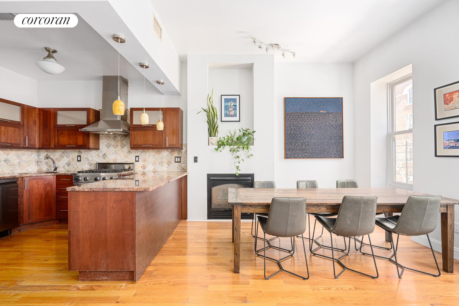 418 HENRY Street 4