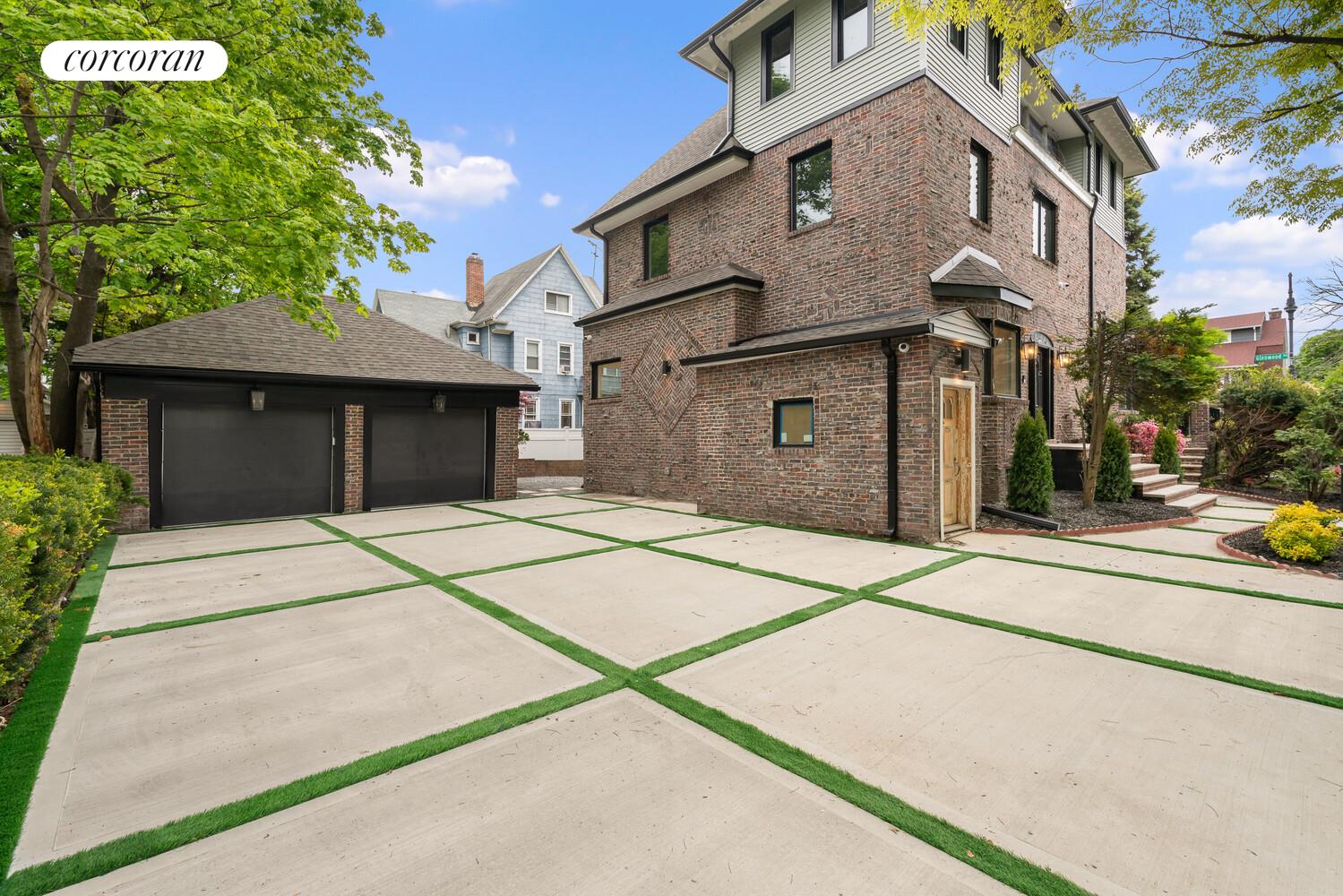 2103 GLENWOOD Road