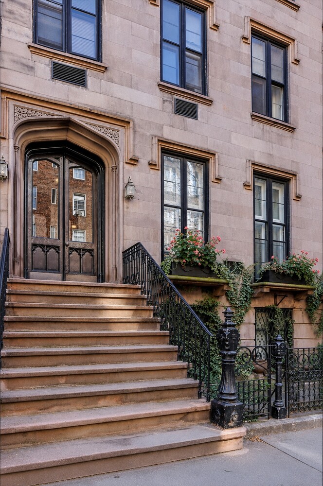 135 HICKS Street 2A