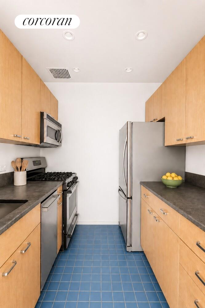 135 HICKS Street 2A