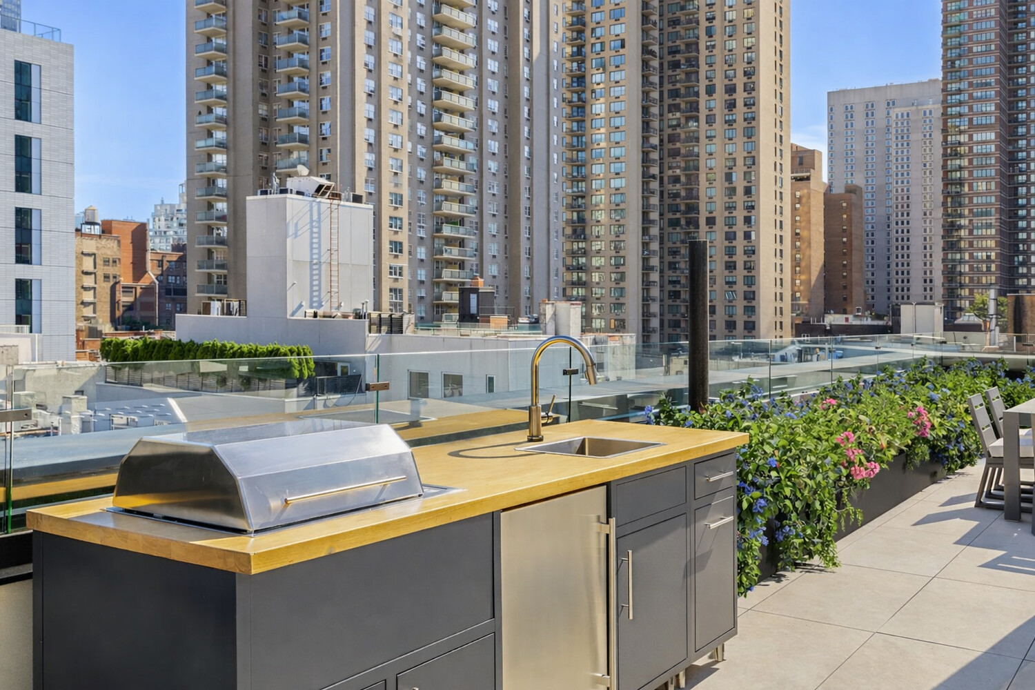 420 E 75TH Street 4