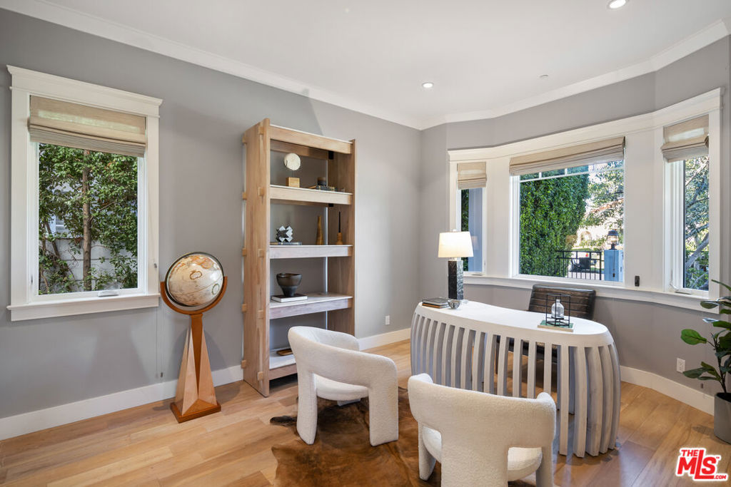 6336 Lindenhurst Avenue