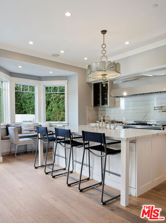 6336 Lindenhurst Avenue