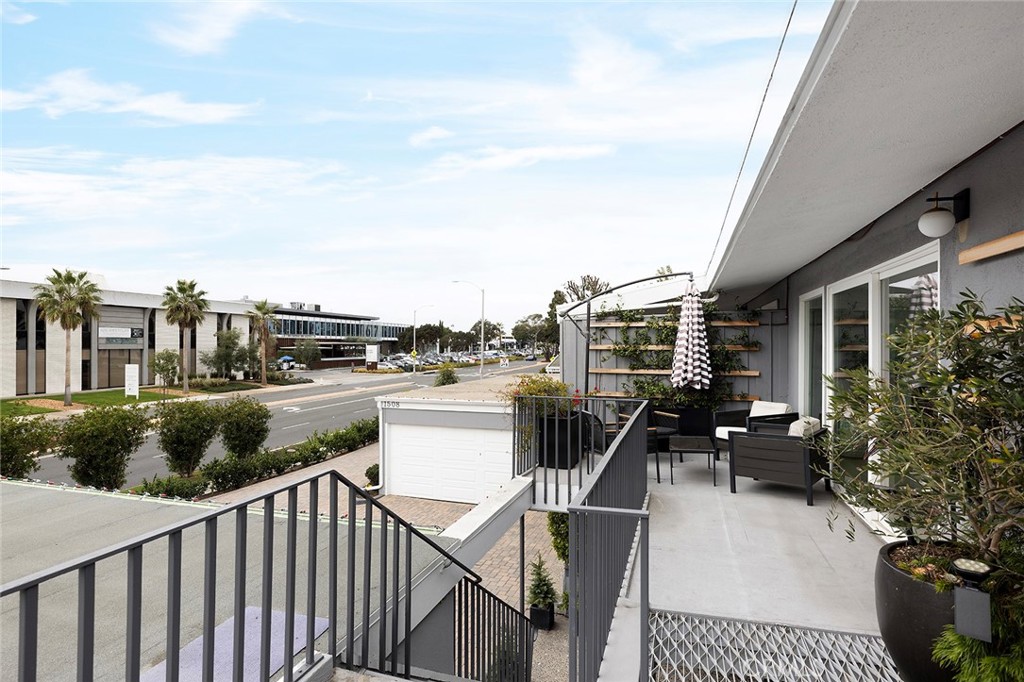 1504 Westcliff Drive 5