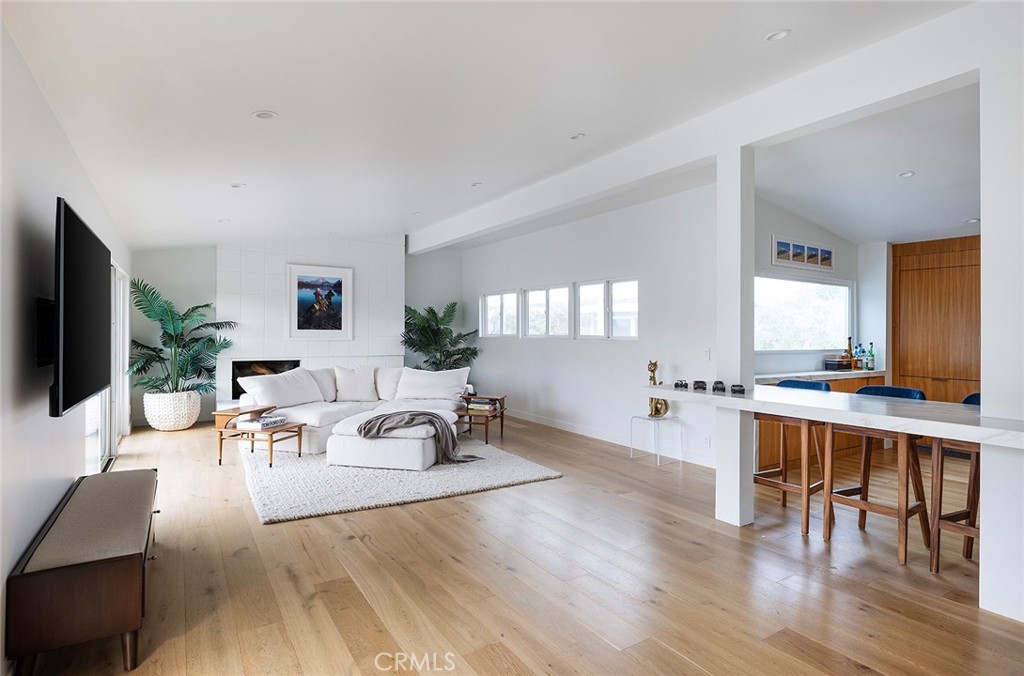 1504 Westcliff Drive 5