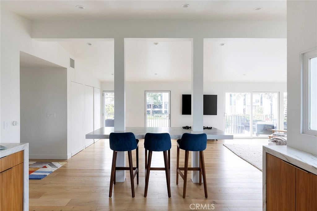 1504 Westcliff Drive 5