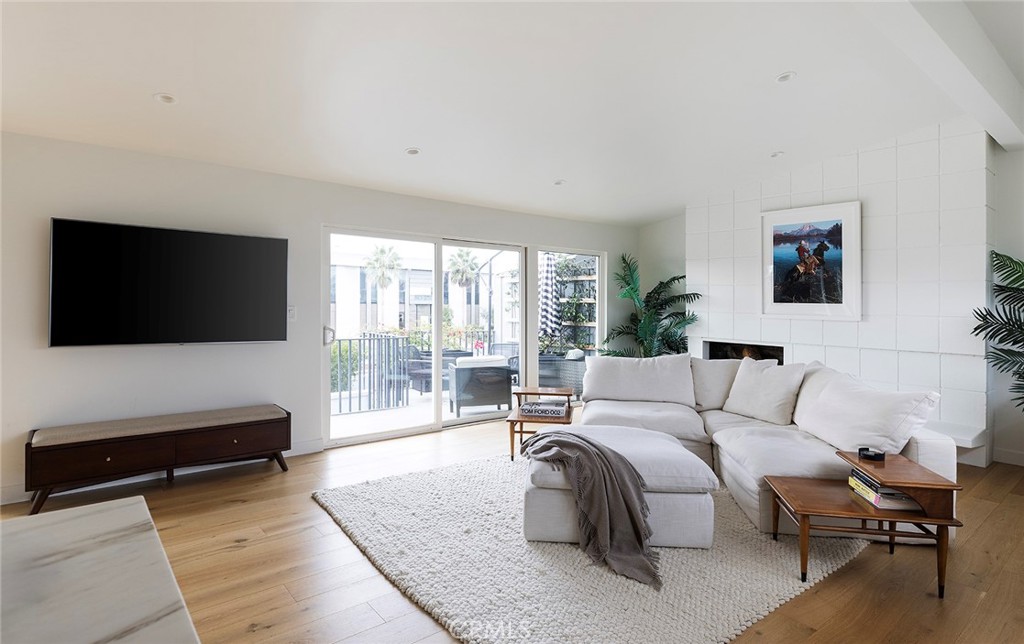 1504 Westcliff Drive 5