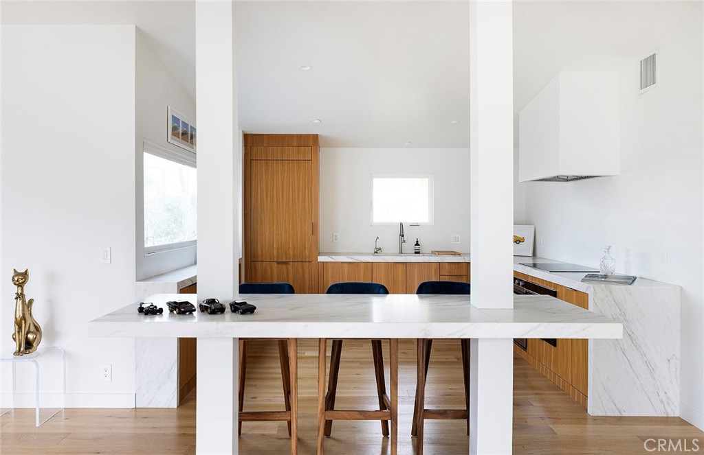 1504 Westcliff Drive 5