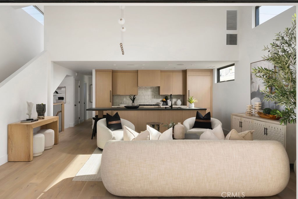 512 1/2 Marigold Avenue