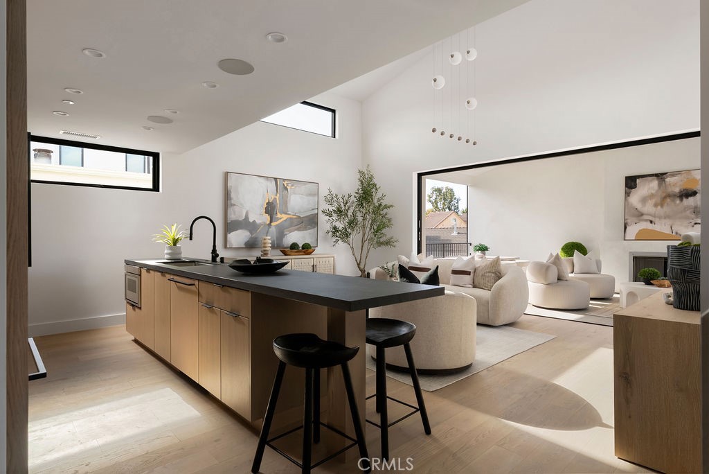 512 1/2 Marigold Avenue