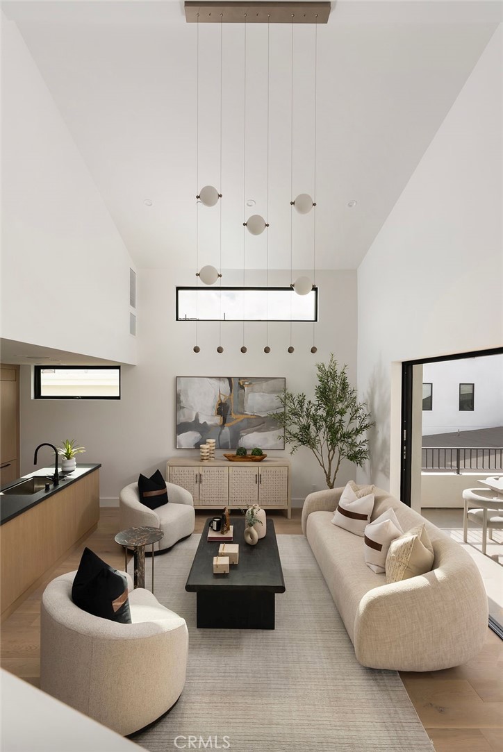 512 1/2 Marigold Avenue