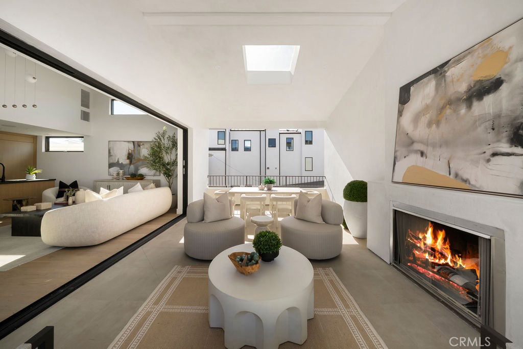 512 1/2 Marigold Avenue