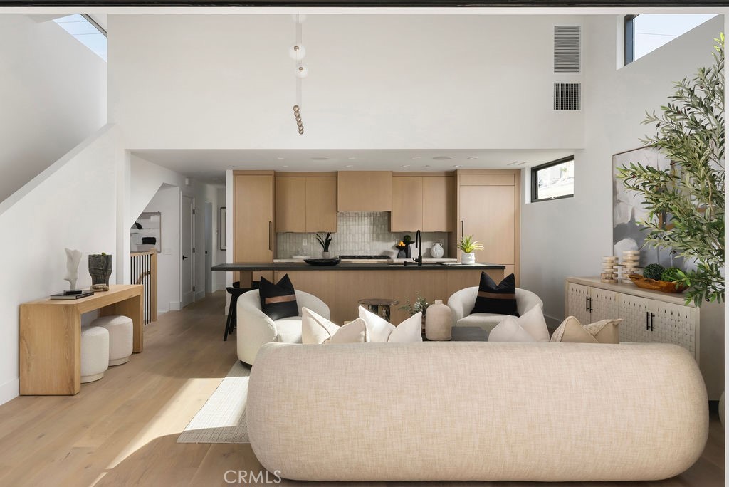 512 1/2 Marigold Avenue