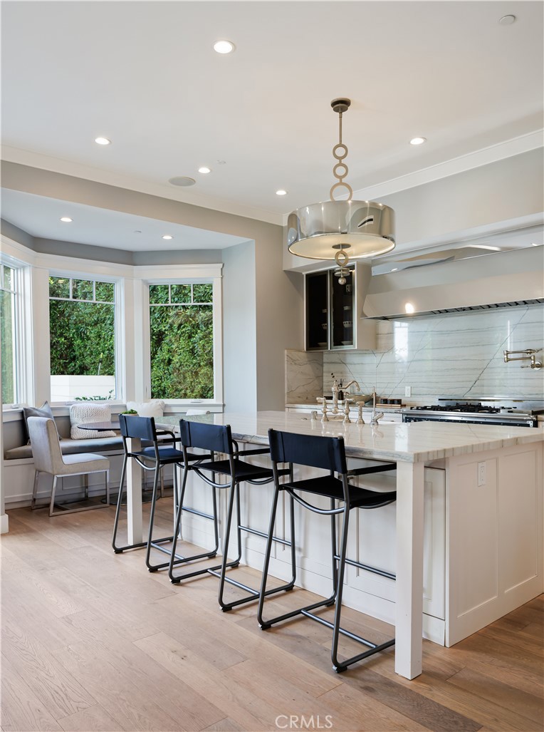 6336 Lindenhurst Avenue