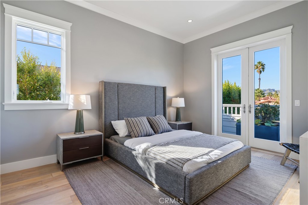 6336 Lindenhurst Avenue