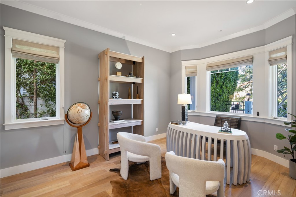 6336 Lindenhurst Avenue