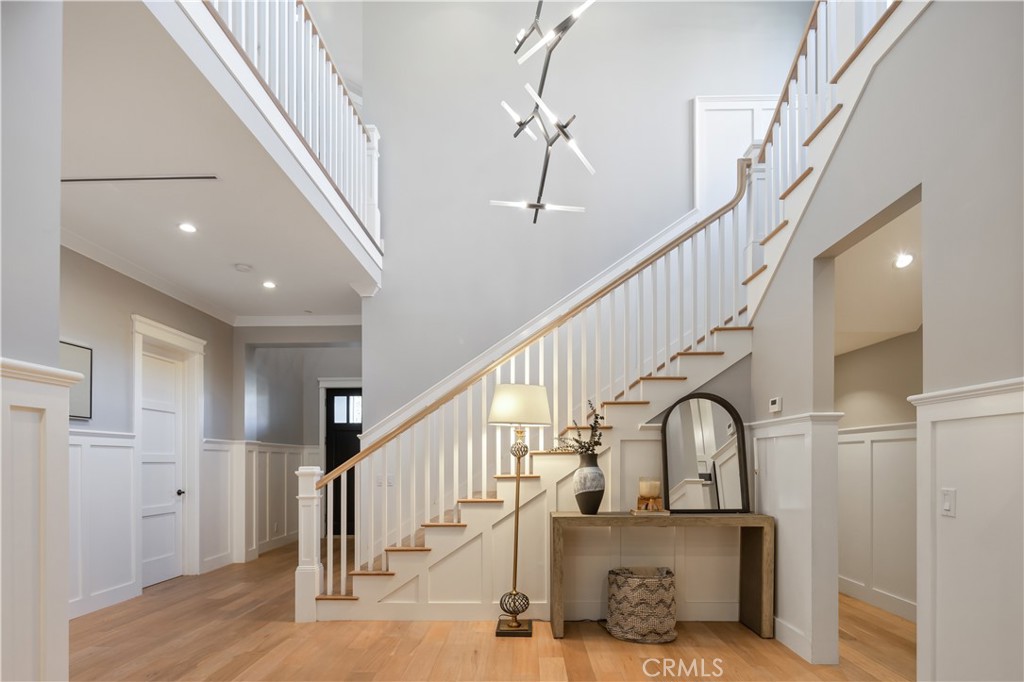 6336 Lindenhurst Avenue