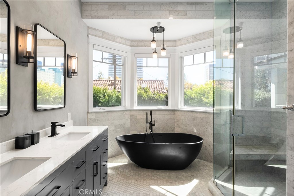 6336 Lindenhurst Avenue