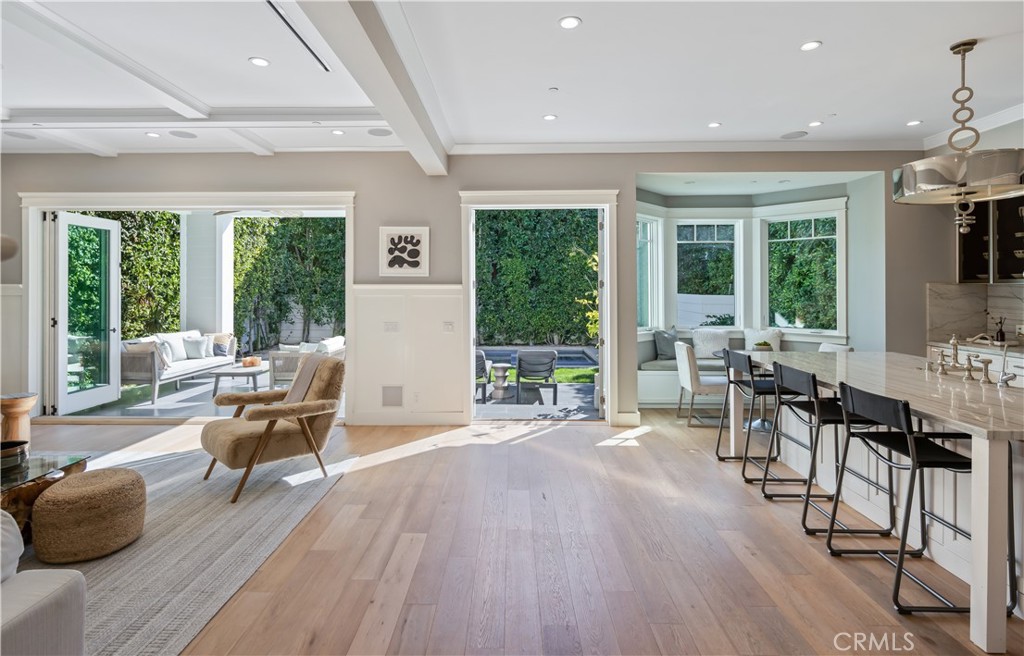 6336 Lindenhurst Avenue