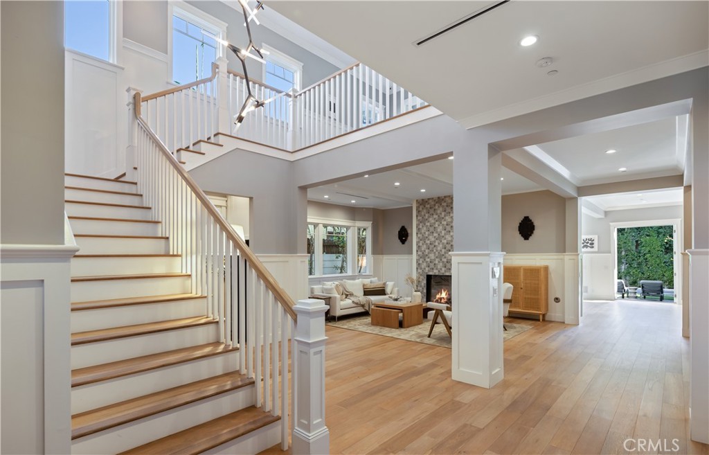 6336 Lindenhurst Avenue