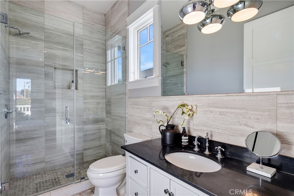 6336 Lindenhurst Avenue