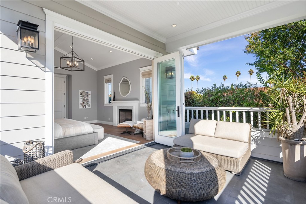 6336 Lindenhurst Avenue