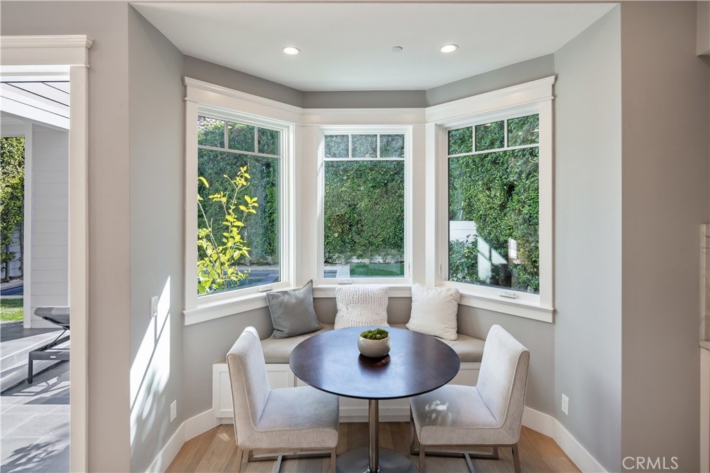 6336 Lindenhurst Avenue