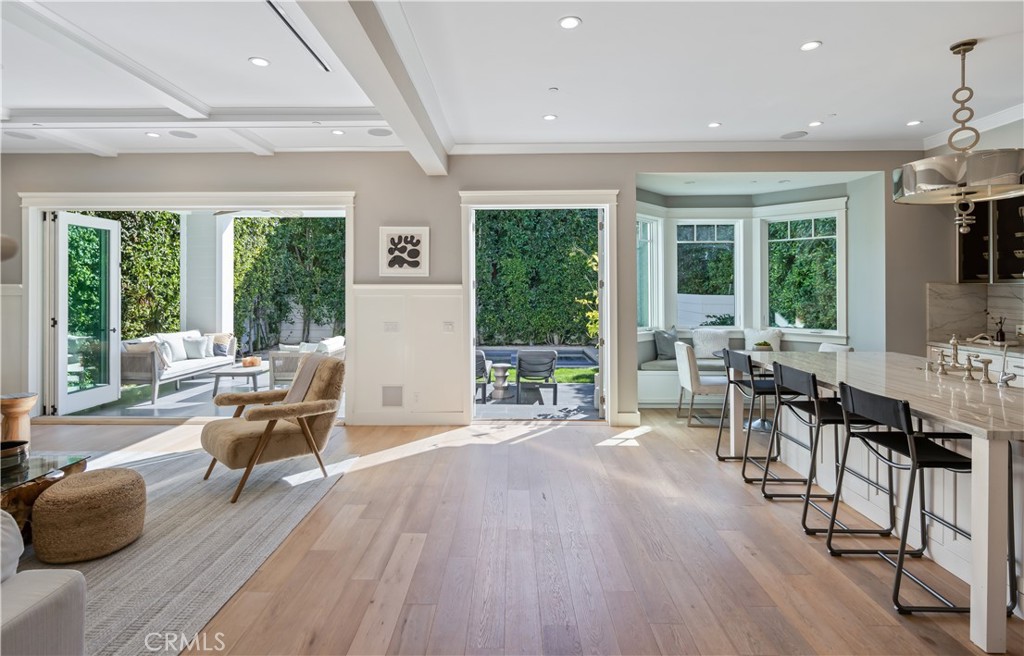 6336 Lindenhurst Avenue