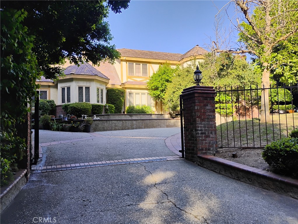 126 S Lakeview