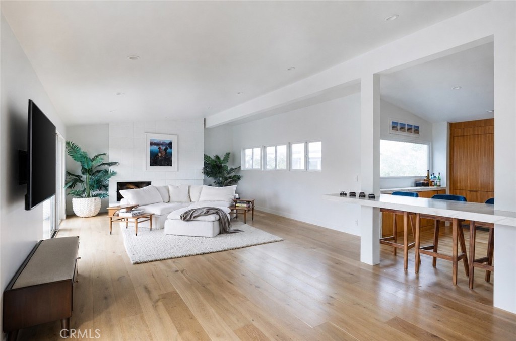 1504 Westcliff Drive 5