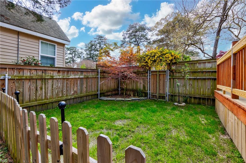 121 E Severn RD