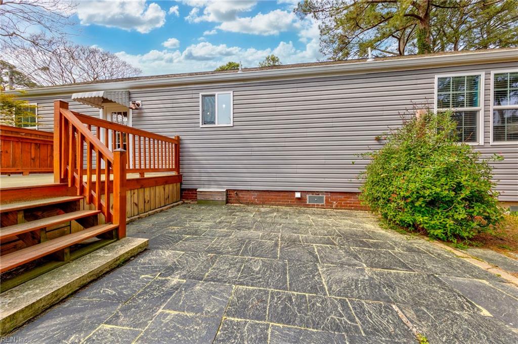 121 E Severn RD