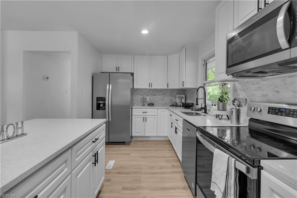 200 Wedgewood DR